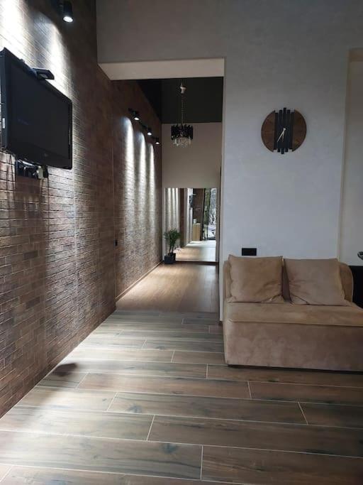 Soma Appartement Koetaisi Buitenkant foto